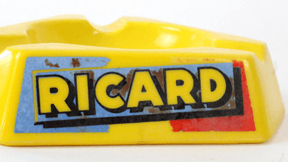 Cendrier Ricard Triangle Jaune en Opale – Design Vintage et Publicité Rétro