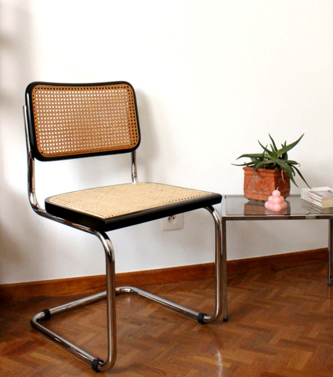 Chaise B32 bois laqué noir et cannage d'après Marcel Breuer