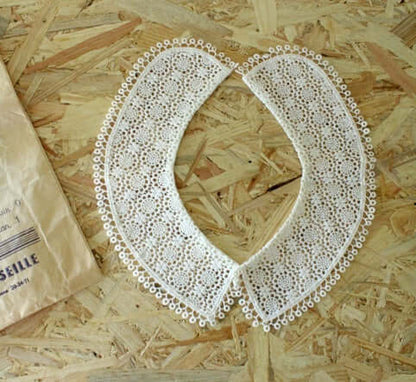 Col en dentelle ancien, mercerie marseillaise