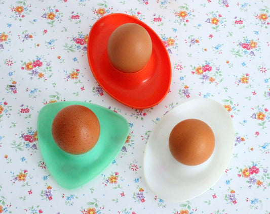 Vintage Coquetiers en plastique vintages