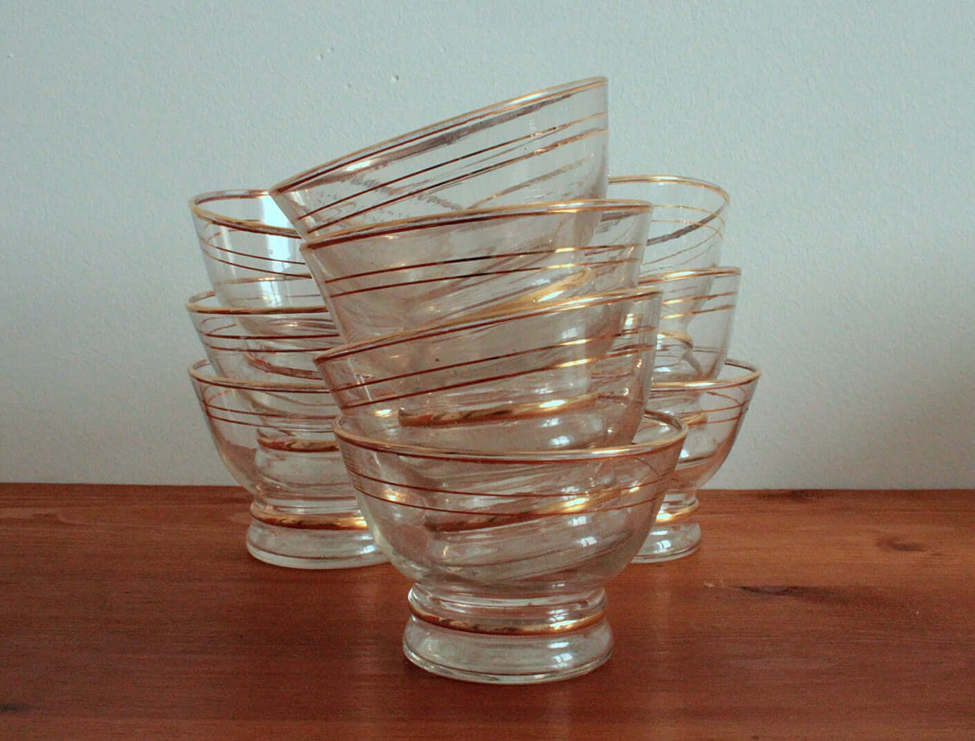 Vintage Petites coupes en verre fin liseré or