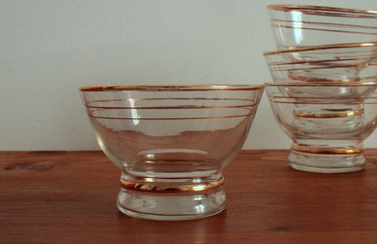 Vintage Petites coupes en verre fin liseré or