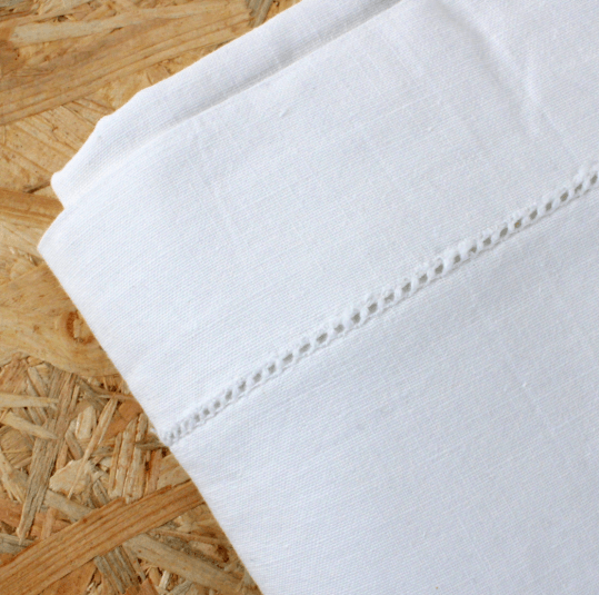 Drap ancien en métis blanc