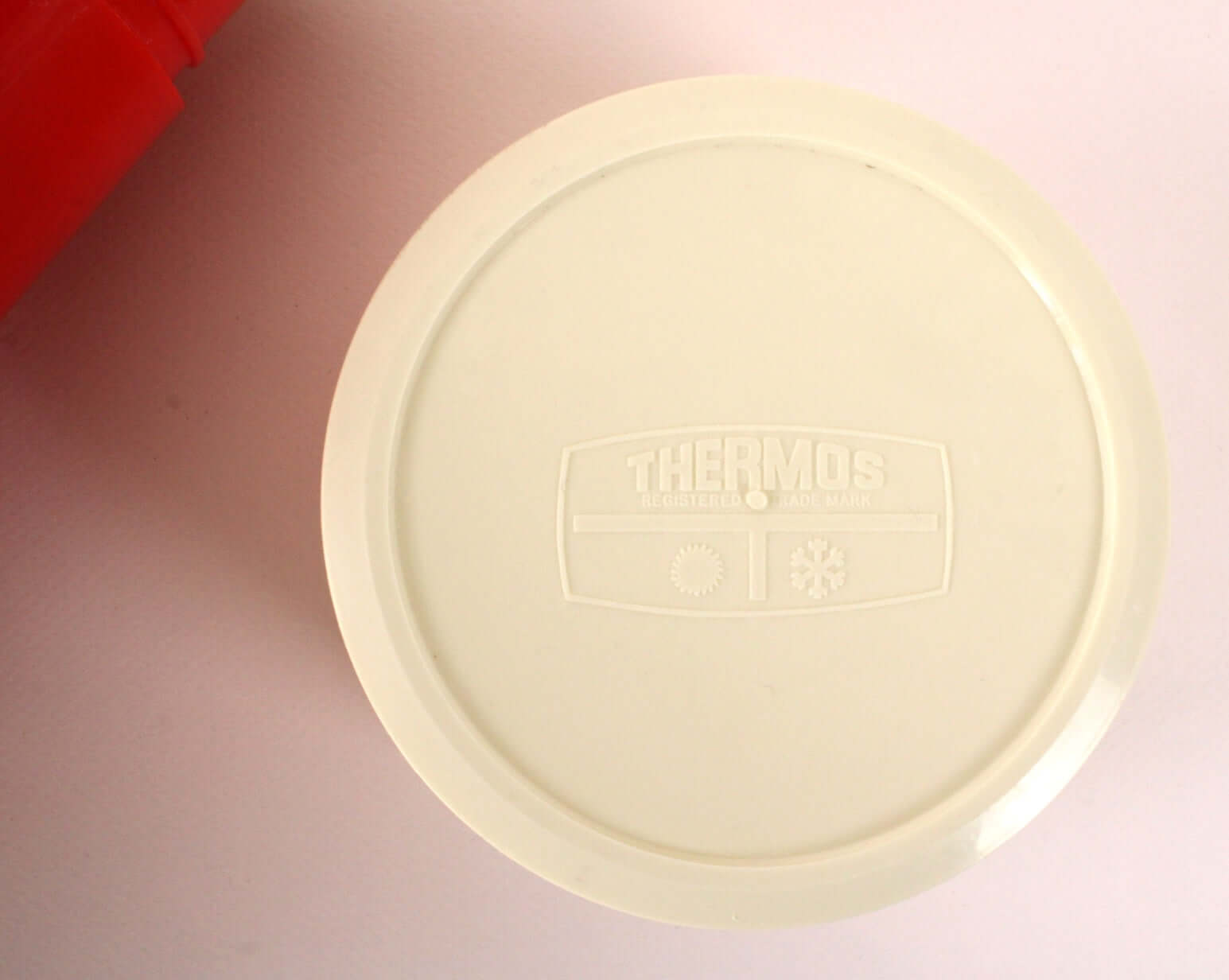 Grand Thermos en plastique vintage 