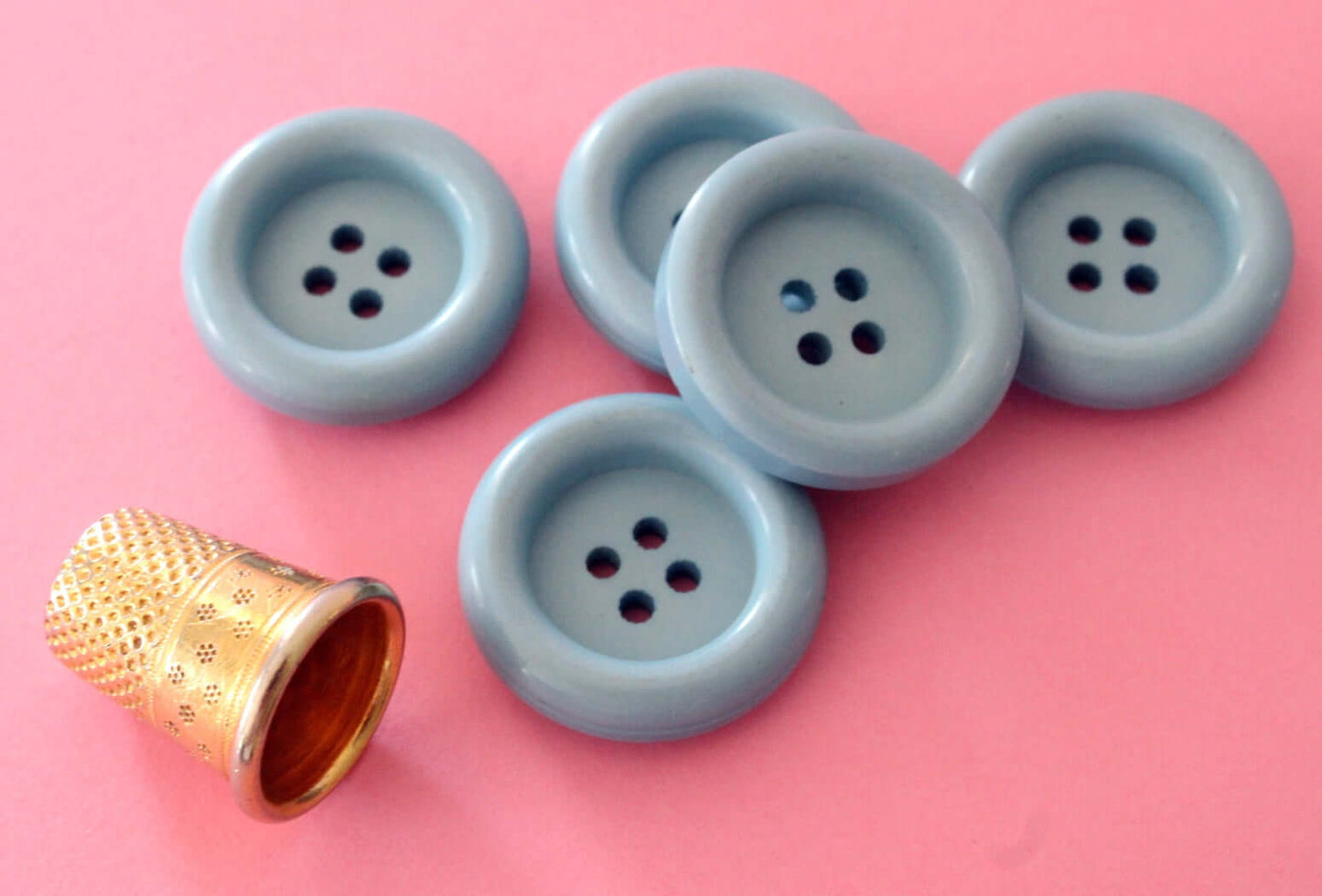 Gros boutons bleu-gris vintage