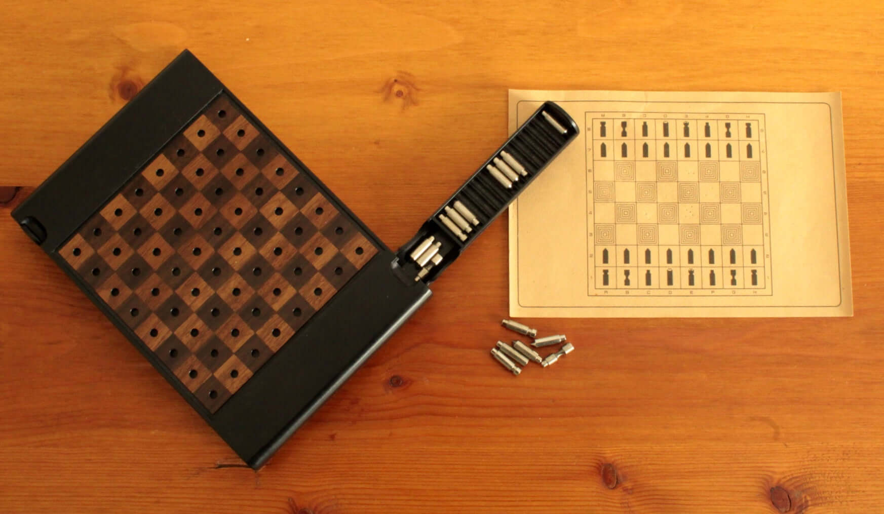 Vintage Jeu de voyage échecs et labyrinthe