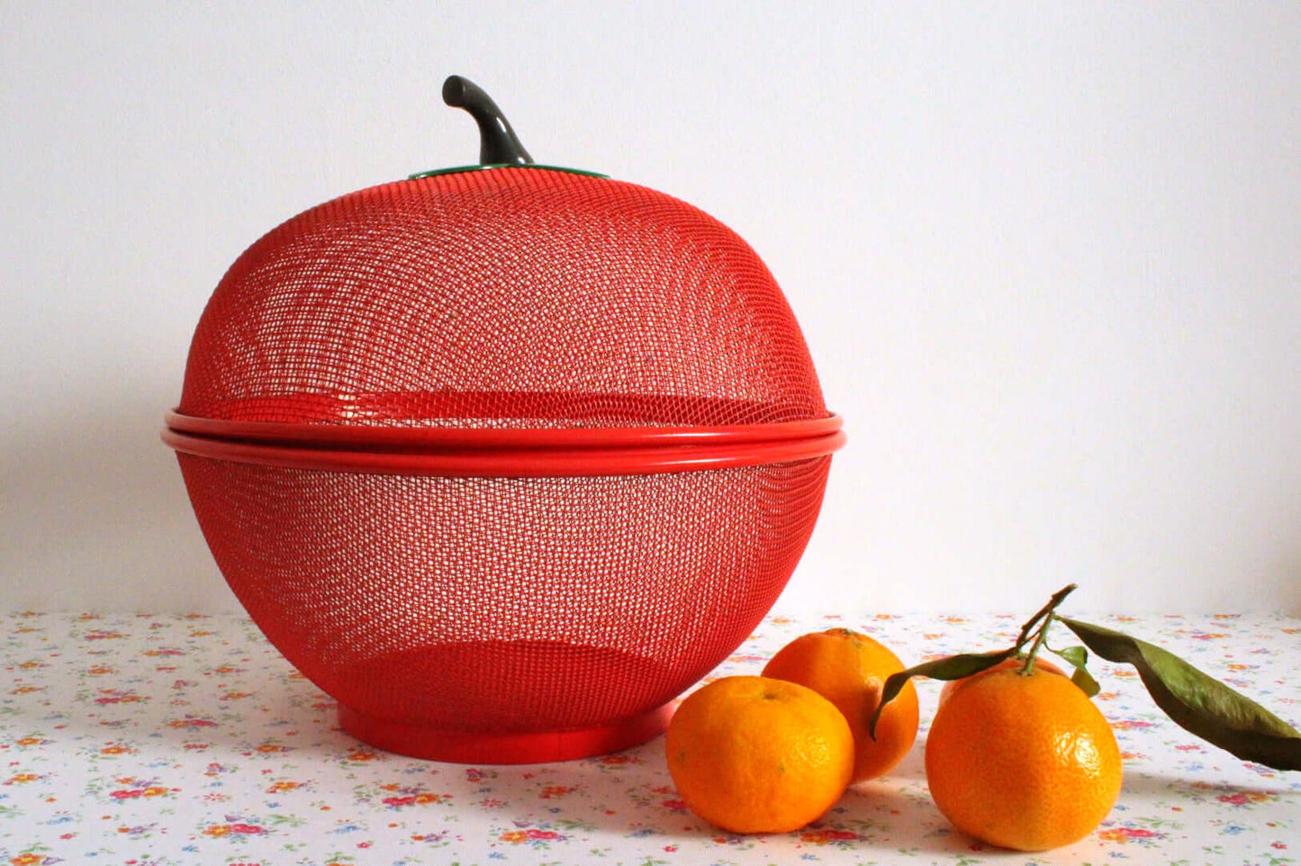 Vintage Corbeille à fruits grillagée rouge