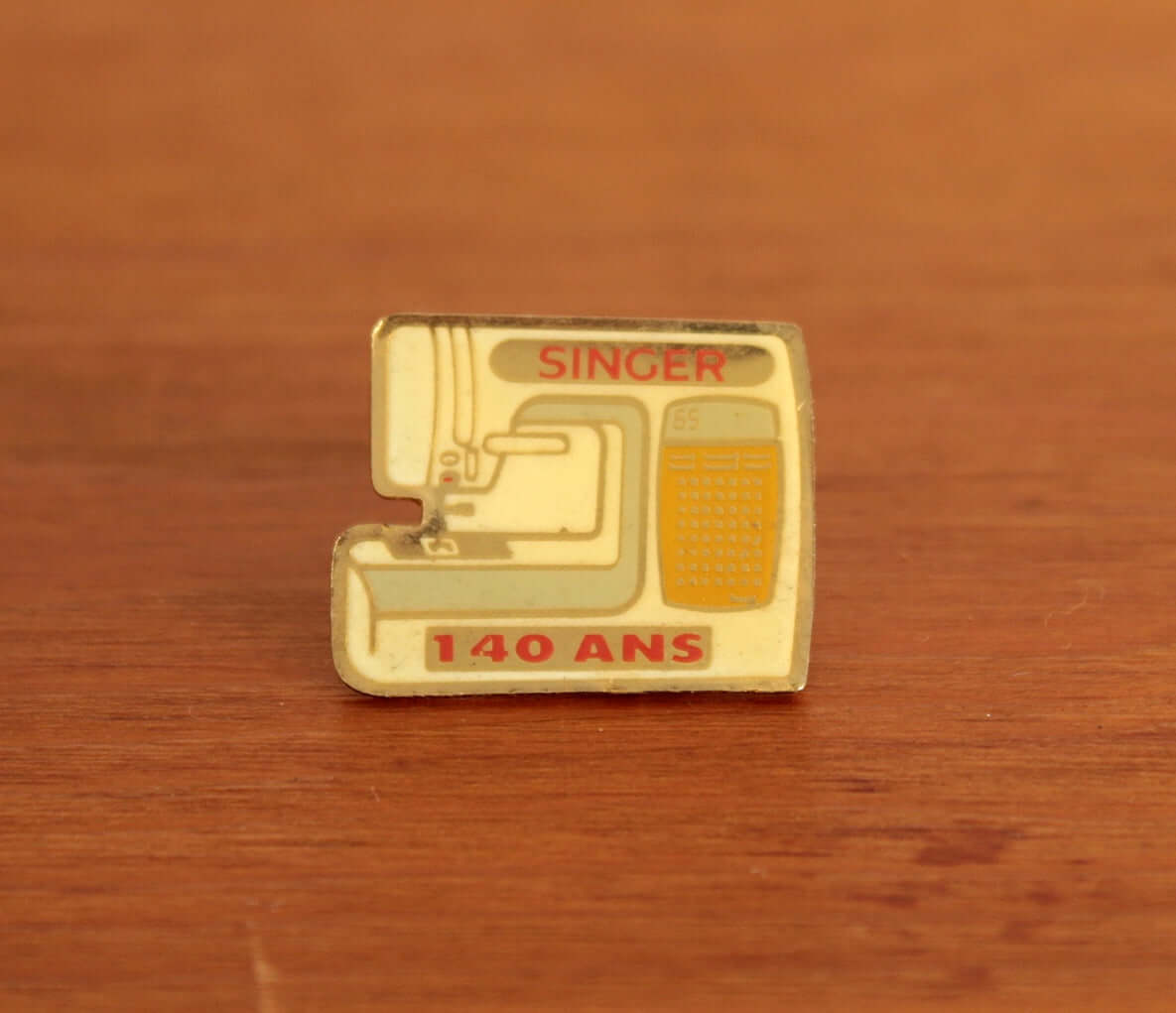 Vintage Pin's publicitaire 140 ans Singer