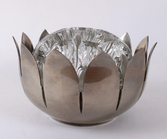 Grand pique-fleurs rond vintage socle métal argenté