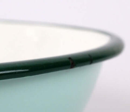 Plat ovale émaillé vintage vert d'eau