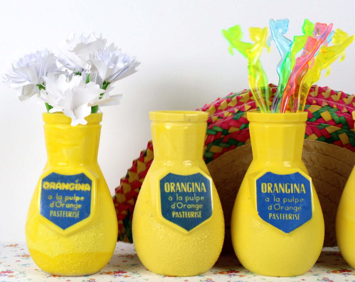 Porte-pailles Orangina vintages en opalex