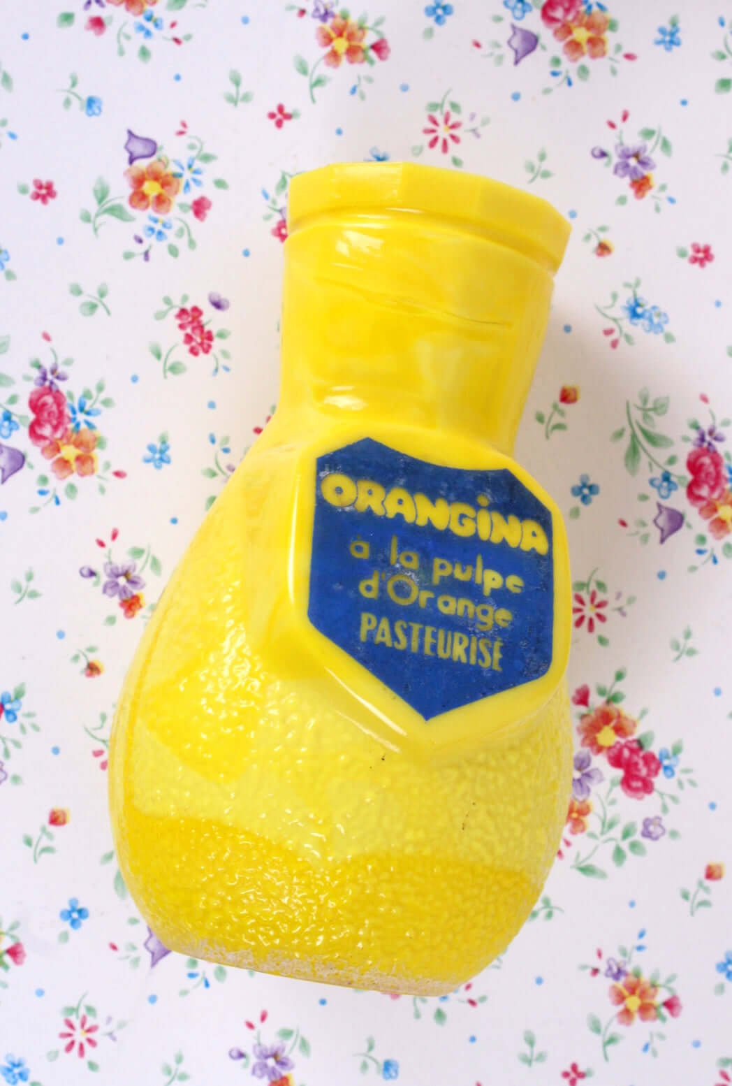 Porte-pailles Orangina vintages en opalex