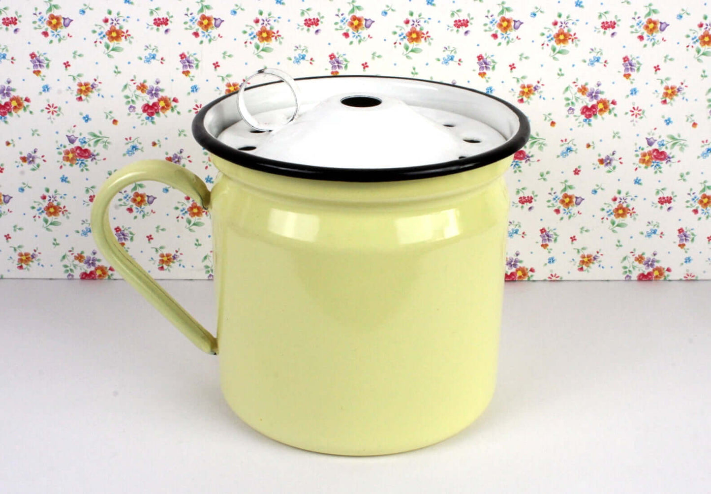 Vintage Pot à lait émaillé jaune