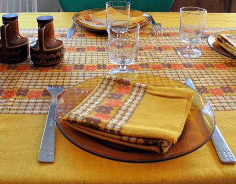 nappe-vintage-annees-70-tergal-brocante