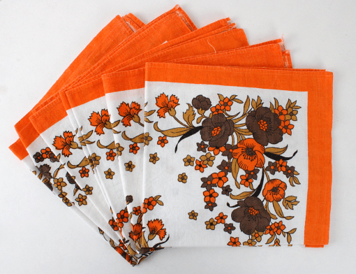 Serviettes de table vintages décor fleuri