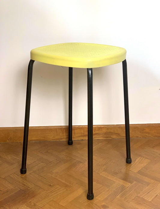 Vintage Tabouret vintage Grosfillex assise jaune