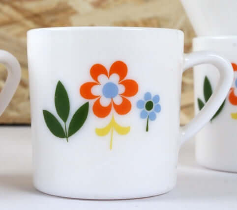 Tasses à café motif fleurs Arcopal vintage