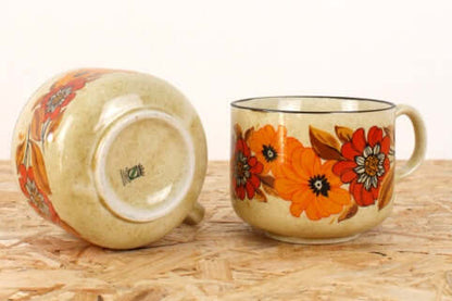 Tasses en céramique vintages fleuries années 70