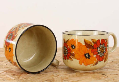 Tasses en céramique vintages fleuries années 70