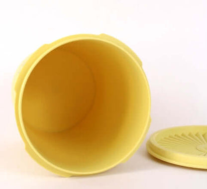Grande boîte Tupperware soleil jaune vintage